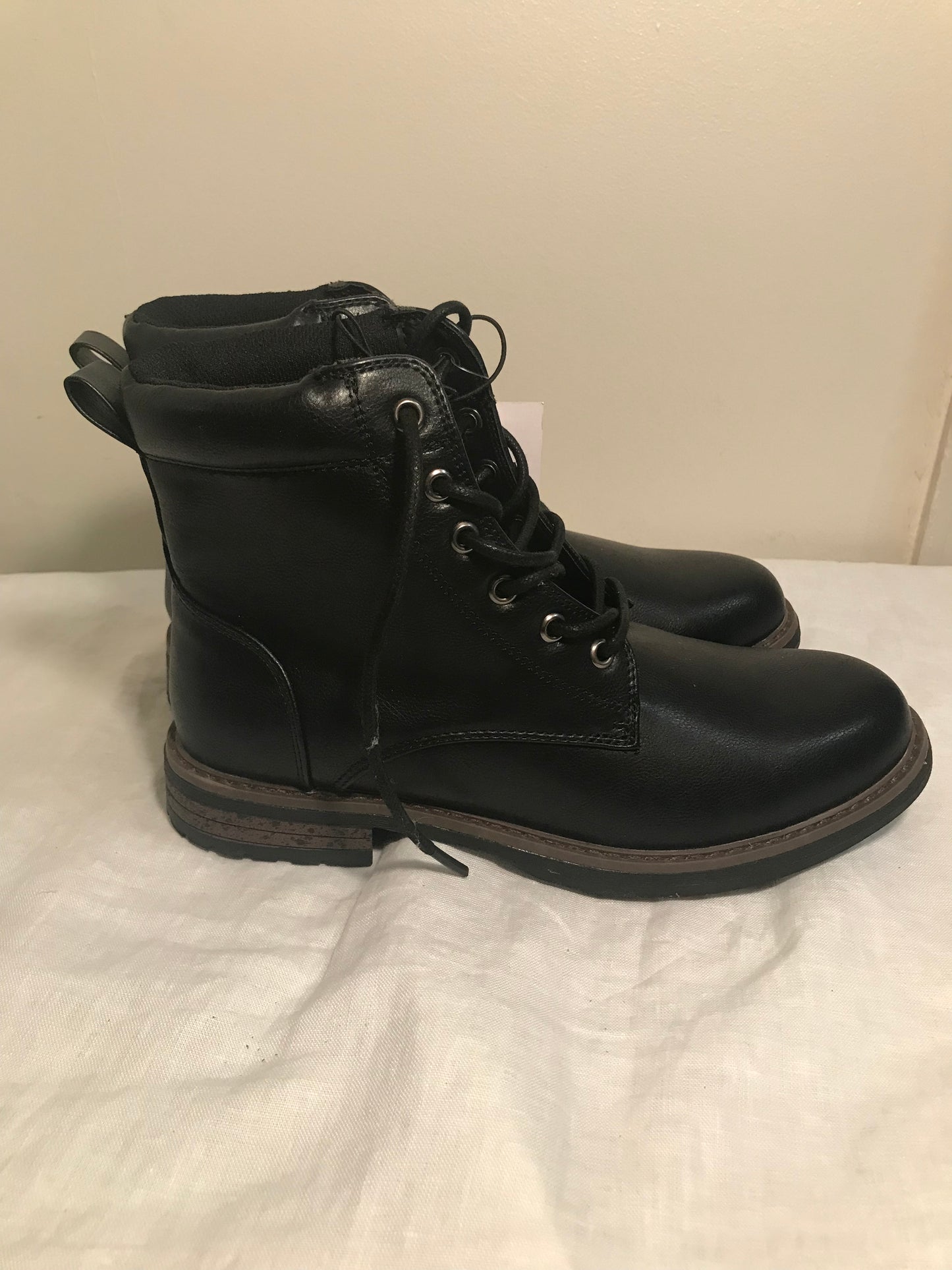 Boy's Black/Jeffery Boots Size 7